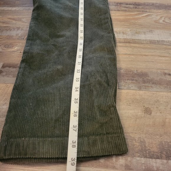 35x26 | Essentials Men's Pleated | Classic-Fit Stretch Corduroy | Chino Pant - Picture 6 of 6